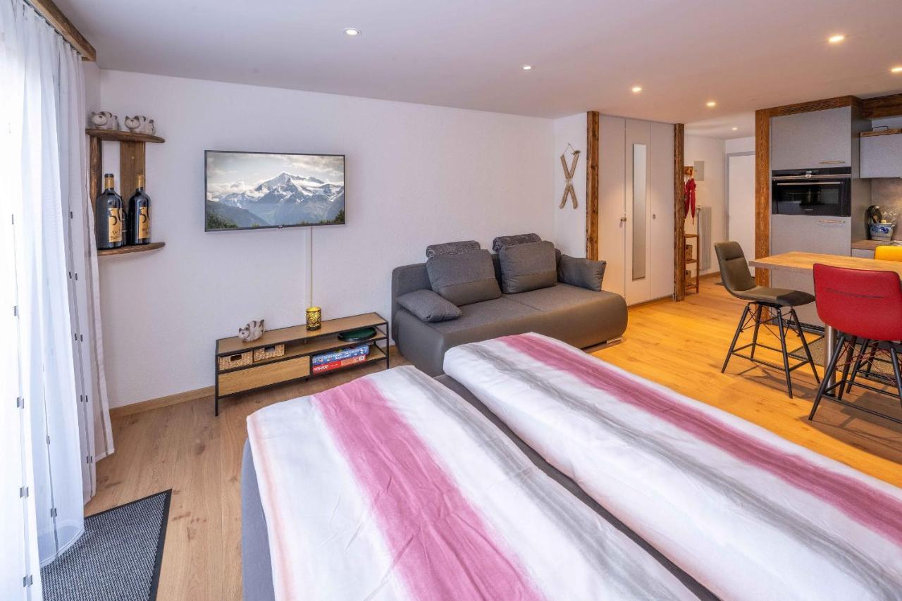 Studio Roseline - Smart & Modern Grachen Luaran gambar